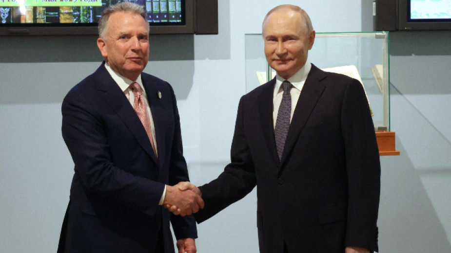 Руският президент Владимир Путин разговаря в Кремъл с американския специален пратеник Стив Уиткоф