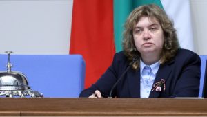 Киселова върна като недопустимо предложението за референдум за еврото на президента