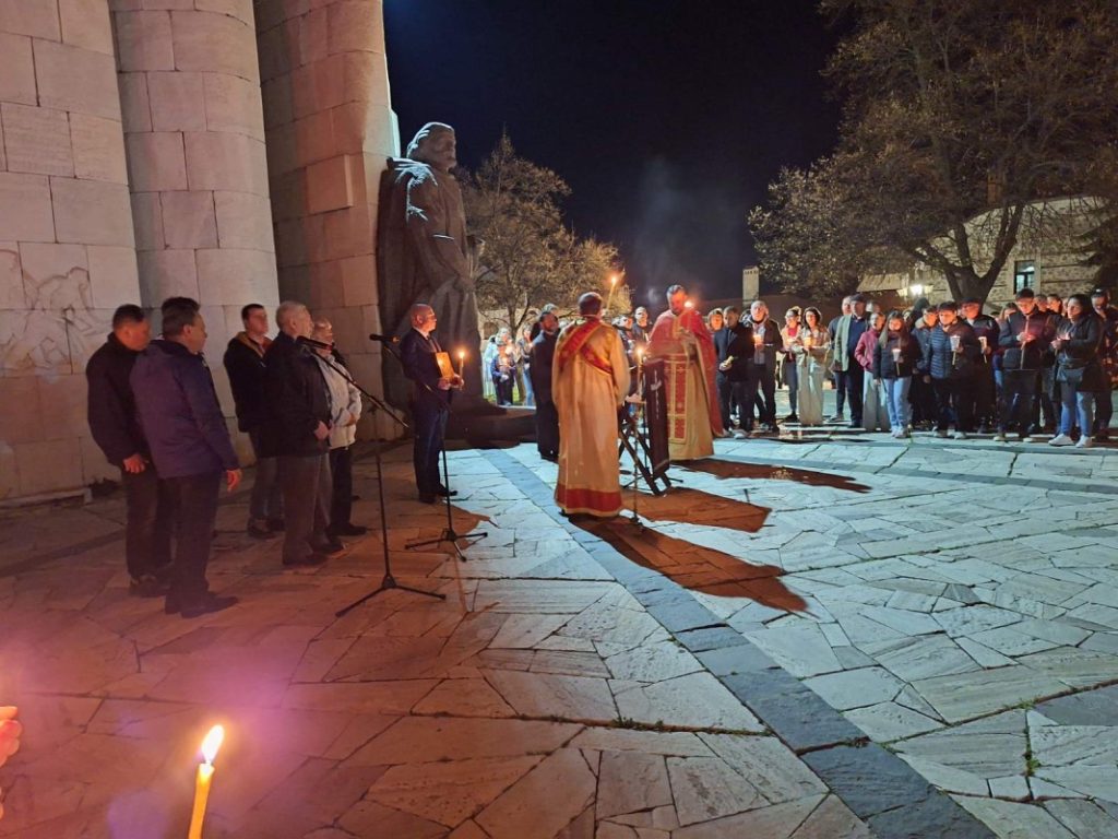 КРАСИВА БЪЛГАРИЯ, обект 3, Църква „Св. Троица“ Банско