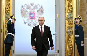 Путин и "Тайната империя", която той създаде и която Западът проспа