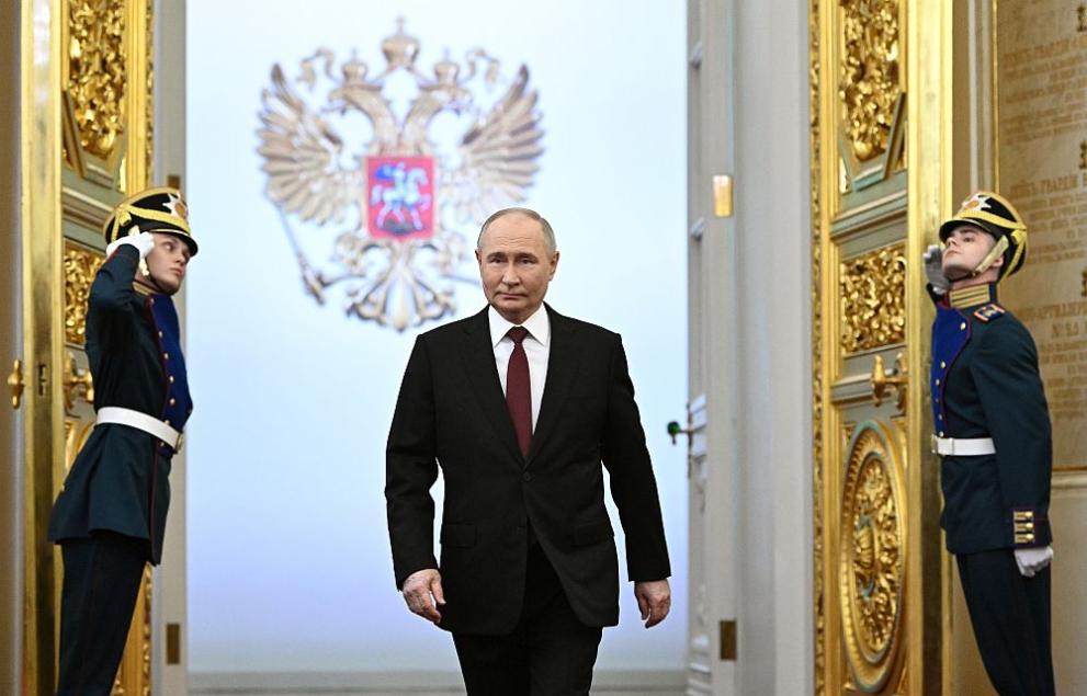 Путин и "Тайната империя", която той създаде и която Западът проспа
