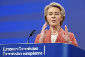 EK предлага спиране на целия внос на руски газ до края на 2027 г. Каква ще е съдбата на "Турски поток"?