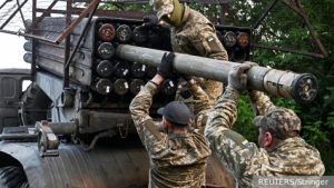 Защо Франция внезапно забеляза нацизма в Украйна