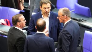 Коалиционни партньори на Мерц призовават за преговори с Русия и отхвърлят милитаризацията на Германия