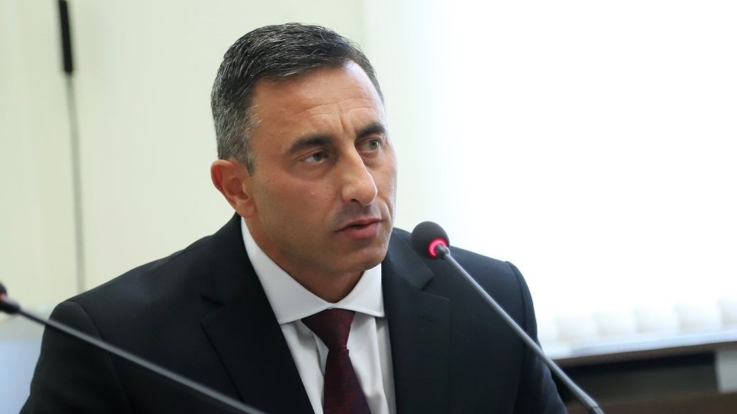 Шефът на НАП даде заден: Имало скок на цените на определени стоки в определен регион. Вчерашните данни били ''сурови''