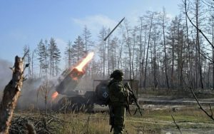 „Това е ад. Ще свърши ли някога?“: Осем удара на едно място в Киев. Три вълни от „Кинжали“. Всичко е унищожено.