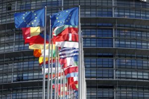 Европарламентът гласува заличаване на "македонски език и идентичност" в доклада за РСМ