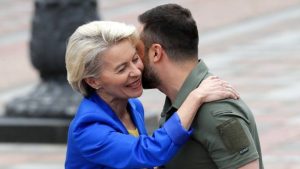 "Файненшъл таймс": ЕС ще покрие бюджетния дефицит на Украйна от 19 милиарда долара